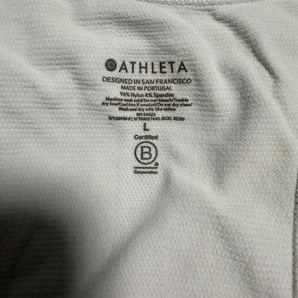 (2) LIKE NEW Athleta Momentum Tanks - Picture 6 of 8